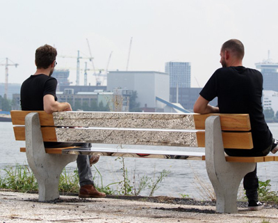 studio 212 fahrenheit creates a mirrored bench to symbolize our 1.5 meter society
