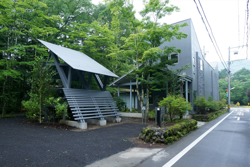 yuji tanabe has placed the folly on the side of the street