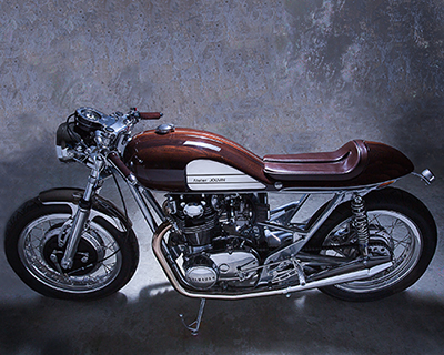 atelier JAB's yamaha XS650 panelled like classic italian sport boat