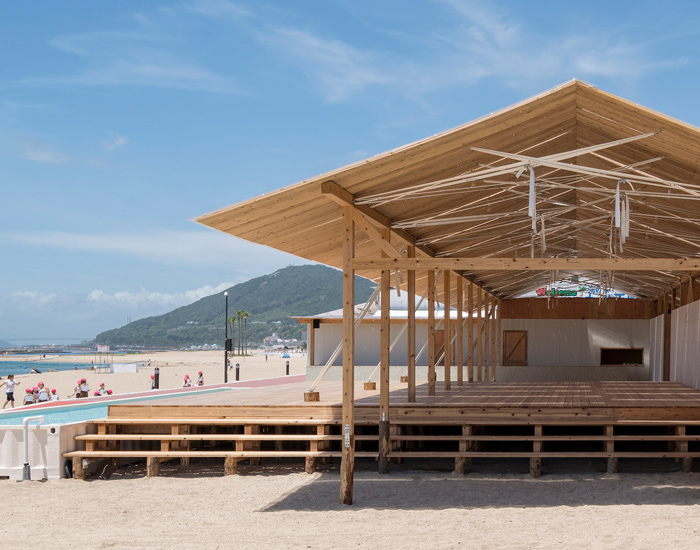 ICADA's lightweight kobe beach hut replaces timber structure with polyester straps