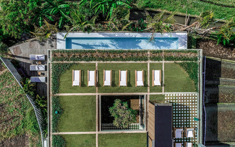 top view of caceres + tous 'house S' in bali