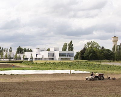 dominique coulon & associés realizes village-like school group in gidy, france