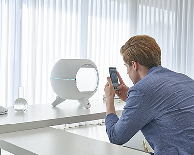 capture glossy images with foldio360 dome, a portable photography studio with turntable