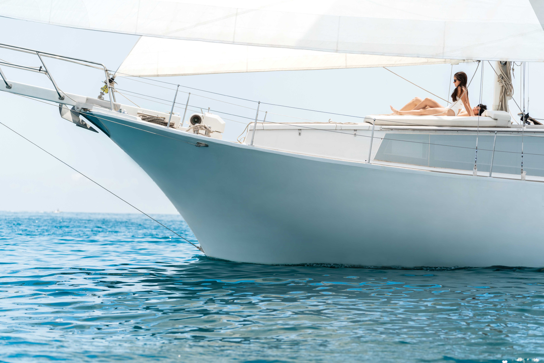 fran-silvestre-topaz-of-braye-sailboat-designboom-1800b