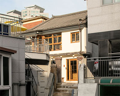 lim tae-hee design studio preserves korean architecture with seoul café restoration