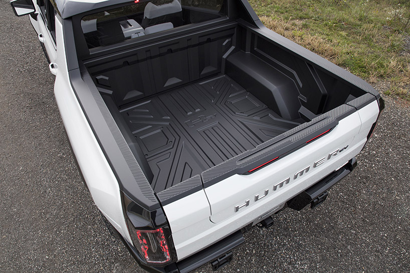 the 2022 GMC HUMMER EV is an all-electric supertruck with zero emissions - 4
