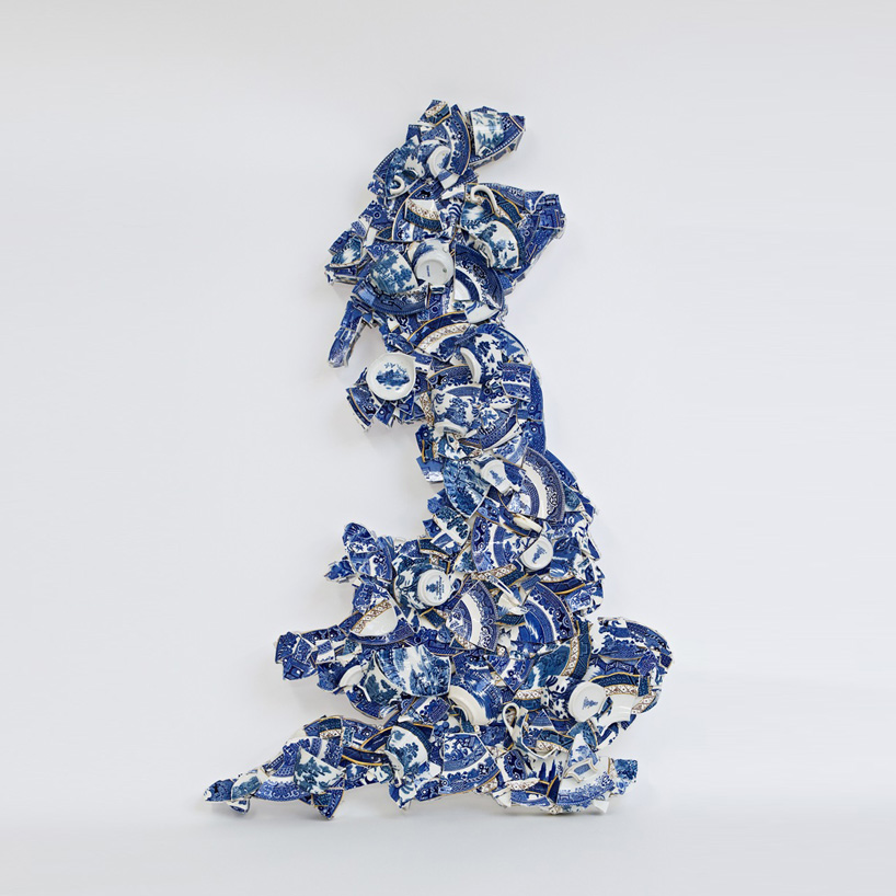 20th century blue and white english earthenware fragment