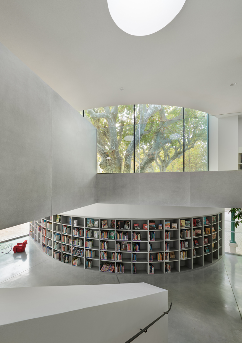 dominique coulon turns a 17th century french mansion into a new library designboom