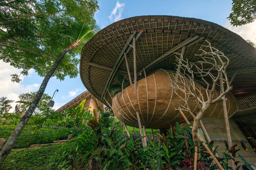 inspiral architects combines bamboo + rammed earth for ulaman eco retreat in bali - 3
