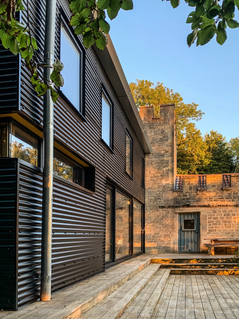 piers taylor moonshine house