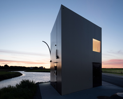 rever & drage designs 'farstadsanden' parking area sensitively along norwegian coast