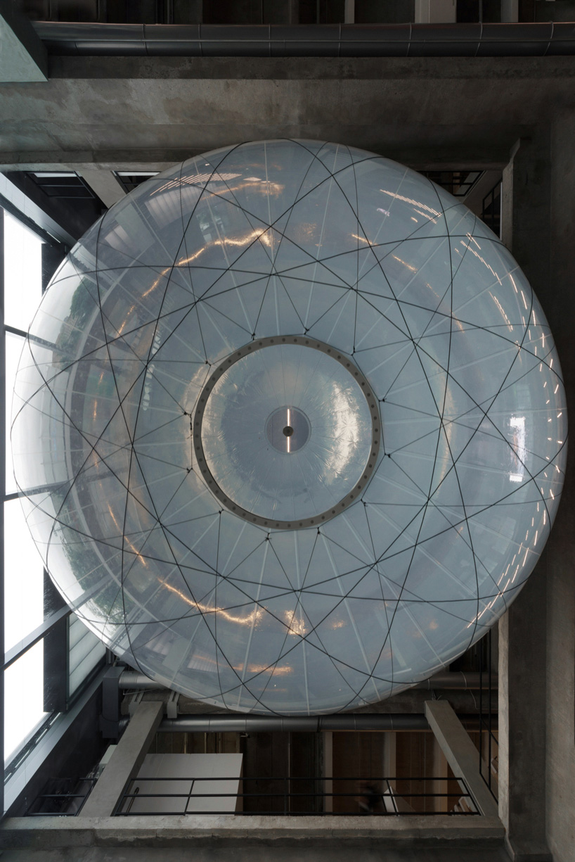 bottom view of tomás saraceno's aerosolar sphere at garage museum