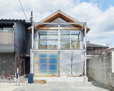 yaneura design occupies 'MOH' house in kyoto with a steel grid for flexible living