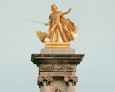 benoit lapray makes pop culture heroes monuments within the city of paris
