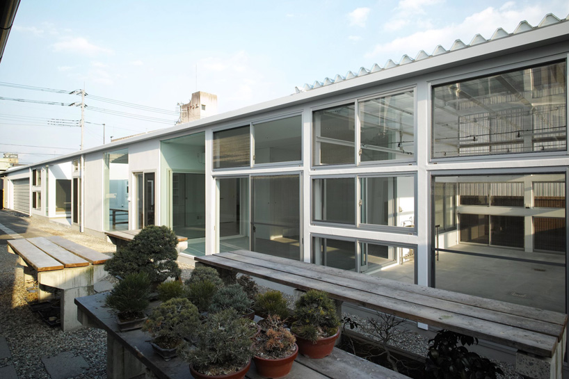 keisuke hatakenaka adds office + greenhouse to minimal residence in japan