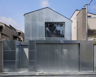 CASE-REAL clads entirety of house in higashi-gotanda with galvanized steel