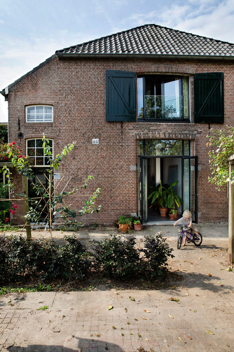 hilberinkbosch architecten renovates an old apple farm in the netherlands designboom