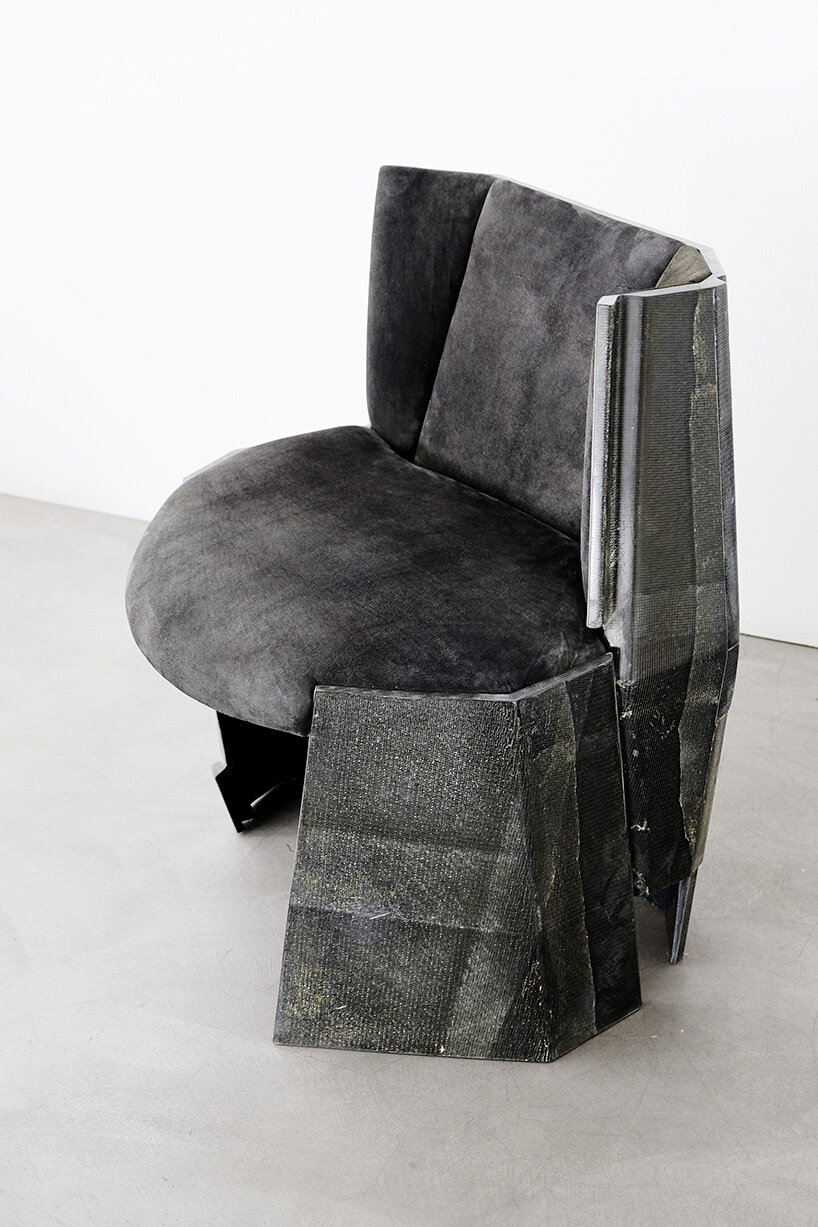 vincenzo de cotiis' crossing over showcases a research on contamination