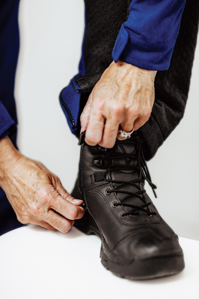 virgin galactic taps under armour for spacesuit pilots will wear on future flights