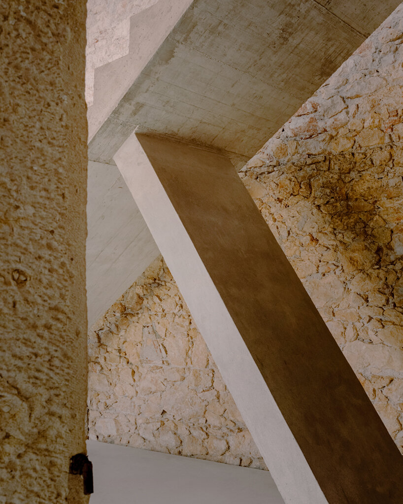 AMAA pleonastic fantastic