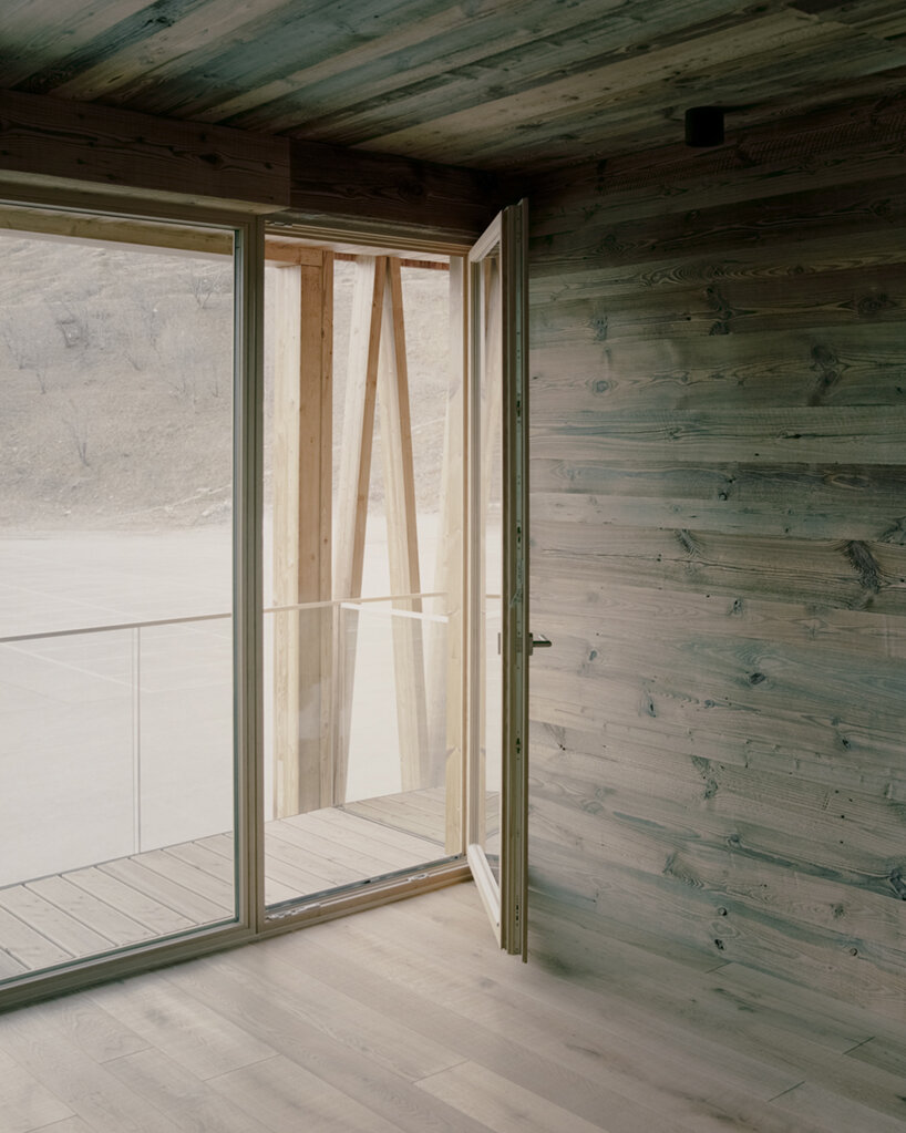 LCA architetti chalet blanc