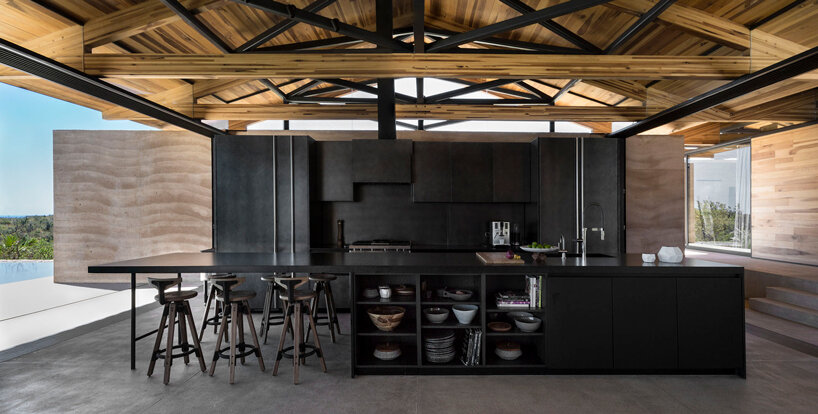 dellekamp arquitectos nestles cabo house into the mexican coastline designboom