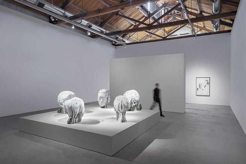jaume plensa presents nocturne at chicago's gray warehouse