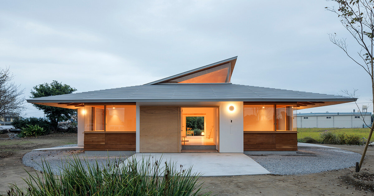 shinta hamada architects tops 'house U' in japan with large roof ...
