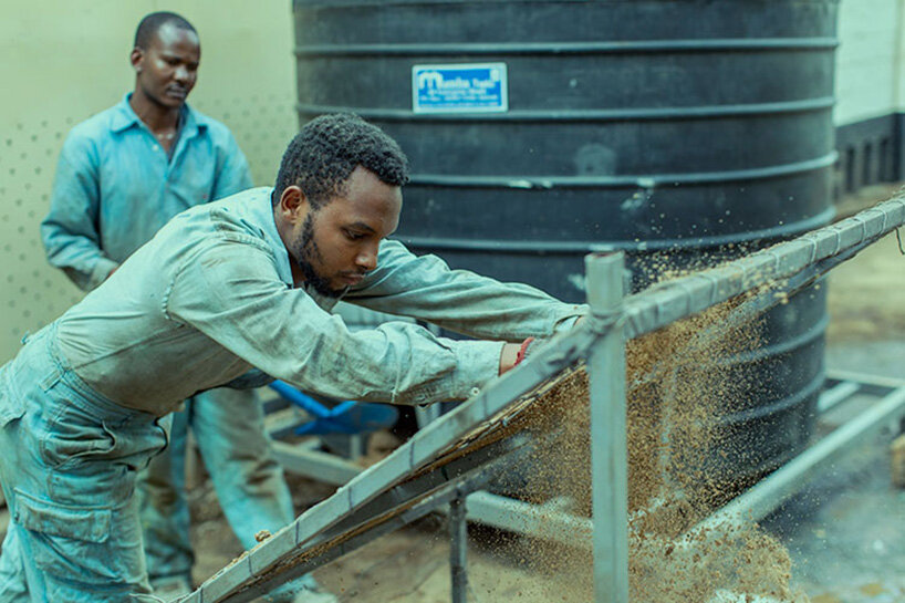kenyan woman’s startup recycles plastic into bricks that are stronger than concrete - 4