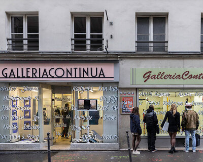 galleria continua inaugurates paris space with 'truc à faire' exhibition curated by JR