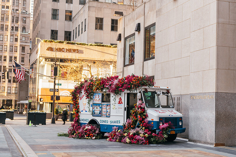 flower flash rockefeller center