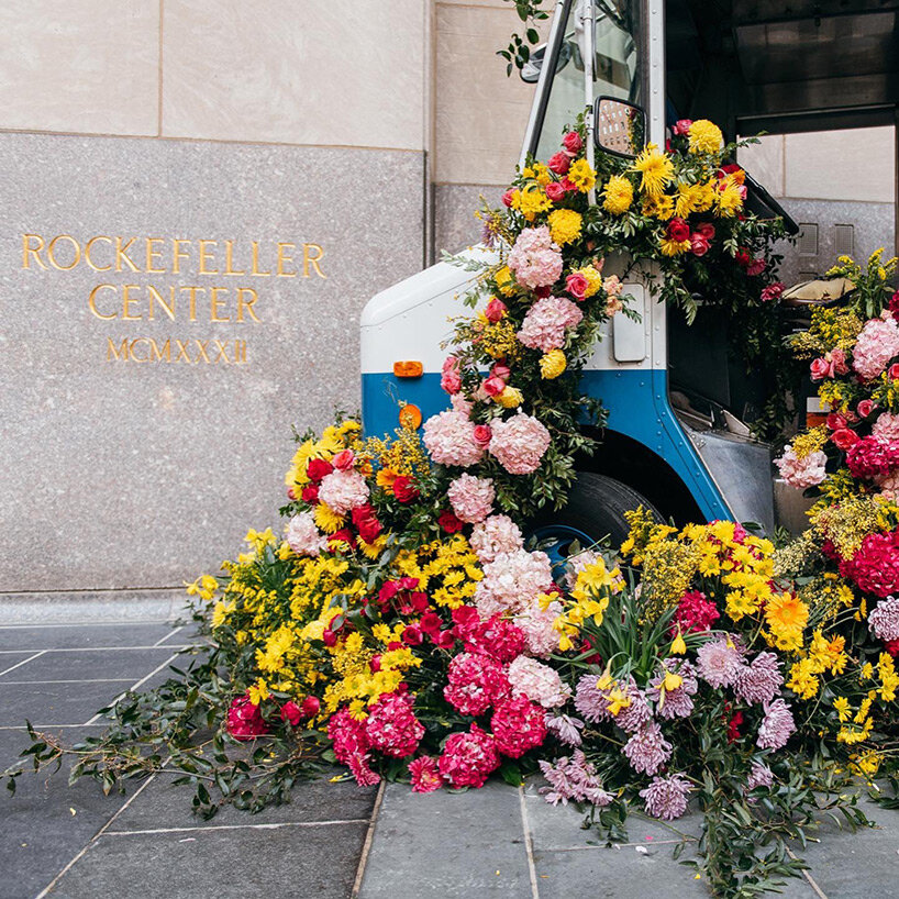 flower flash rockefeller center