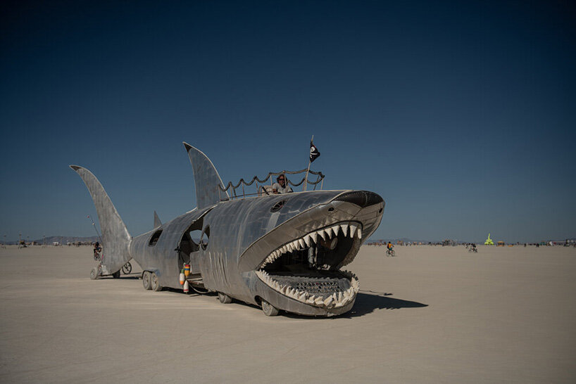 alexandra lier captures the surreal mutant vehicles of burning man in her new photo book