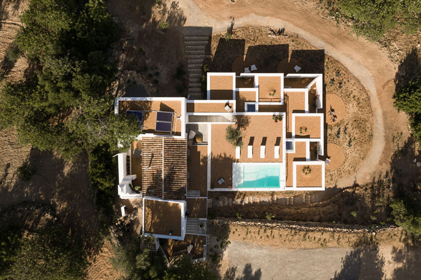 atelier rua builds a terraced landscape along the roof of its casa um - 2