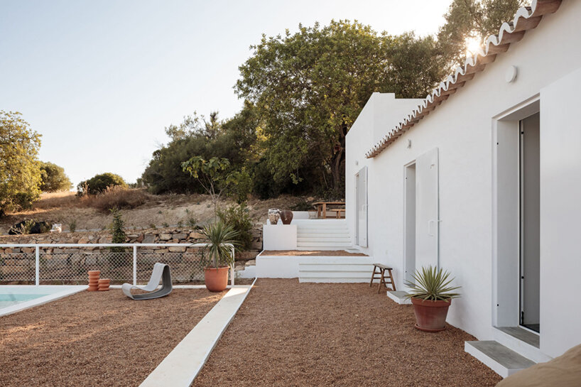 atelier rua builds a terraced landscape along the roof of its casa um - 5