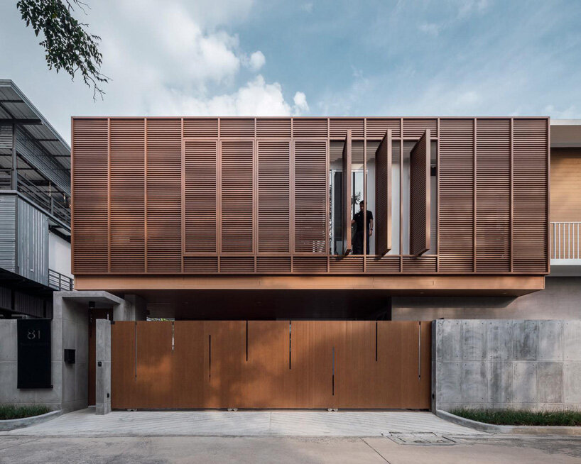 TOUCH architect conceals private courtyard behind louver façade in this house in thailand