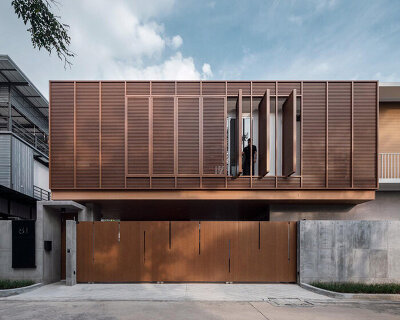 TOUCH architect conceals private courtyard behind louver façade in this house in thailand