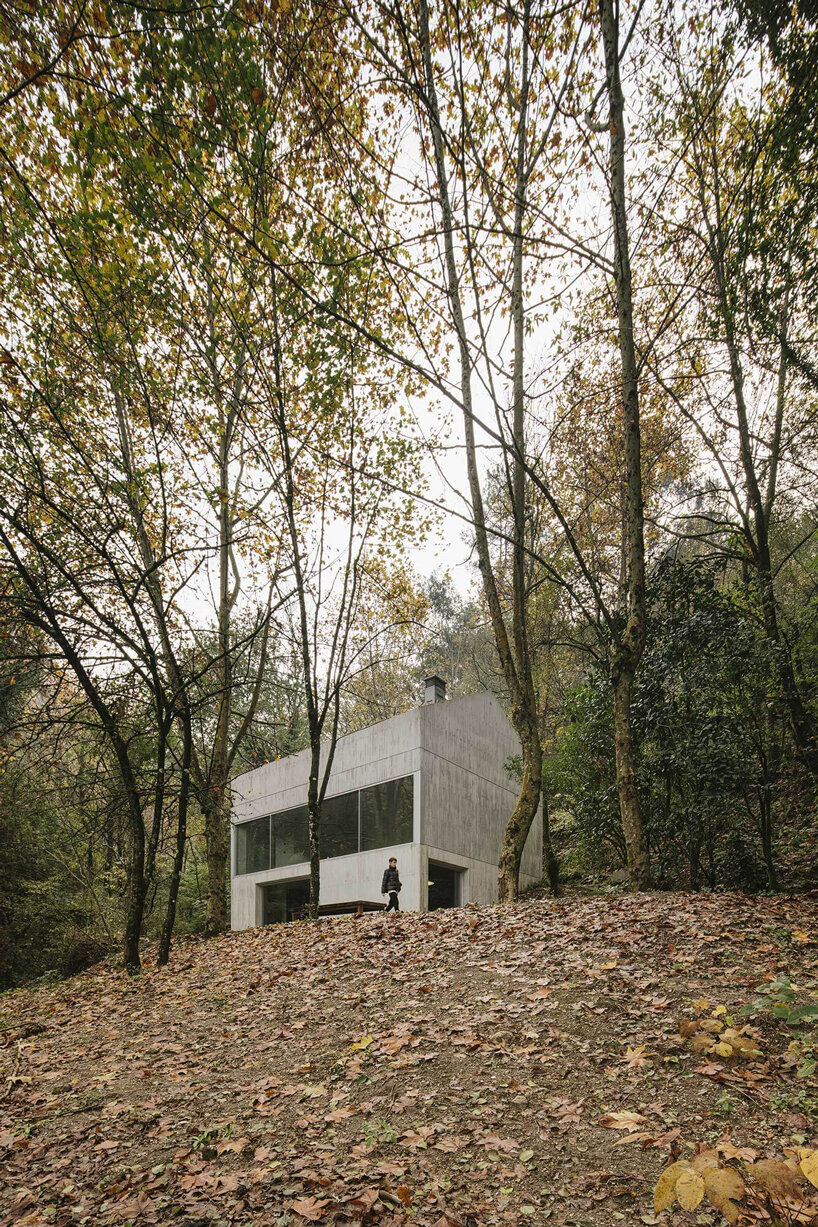 carvalho araújo casa na caniçada portugal designboom