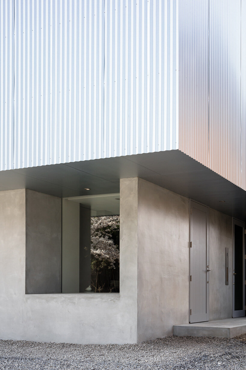 FORM / kouichi kimura completes 'frame house' in japan with cantilevering upper floor