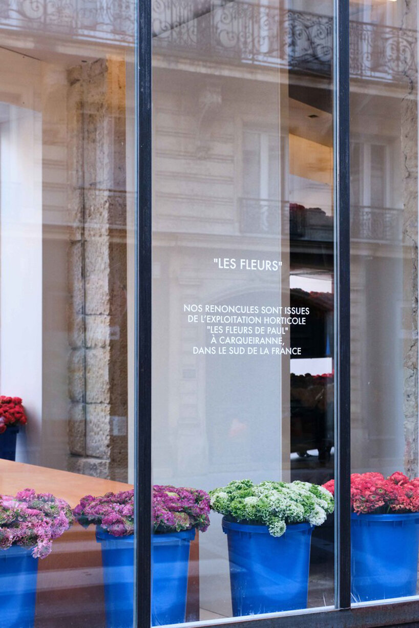 jacquemus cobalt blue pop-up flower shop in paris by paf atelier + yoann et marco