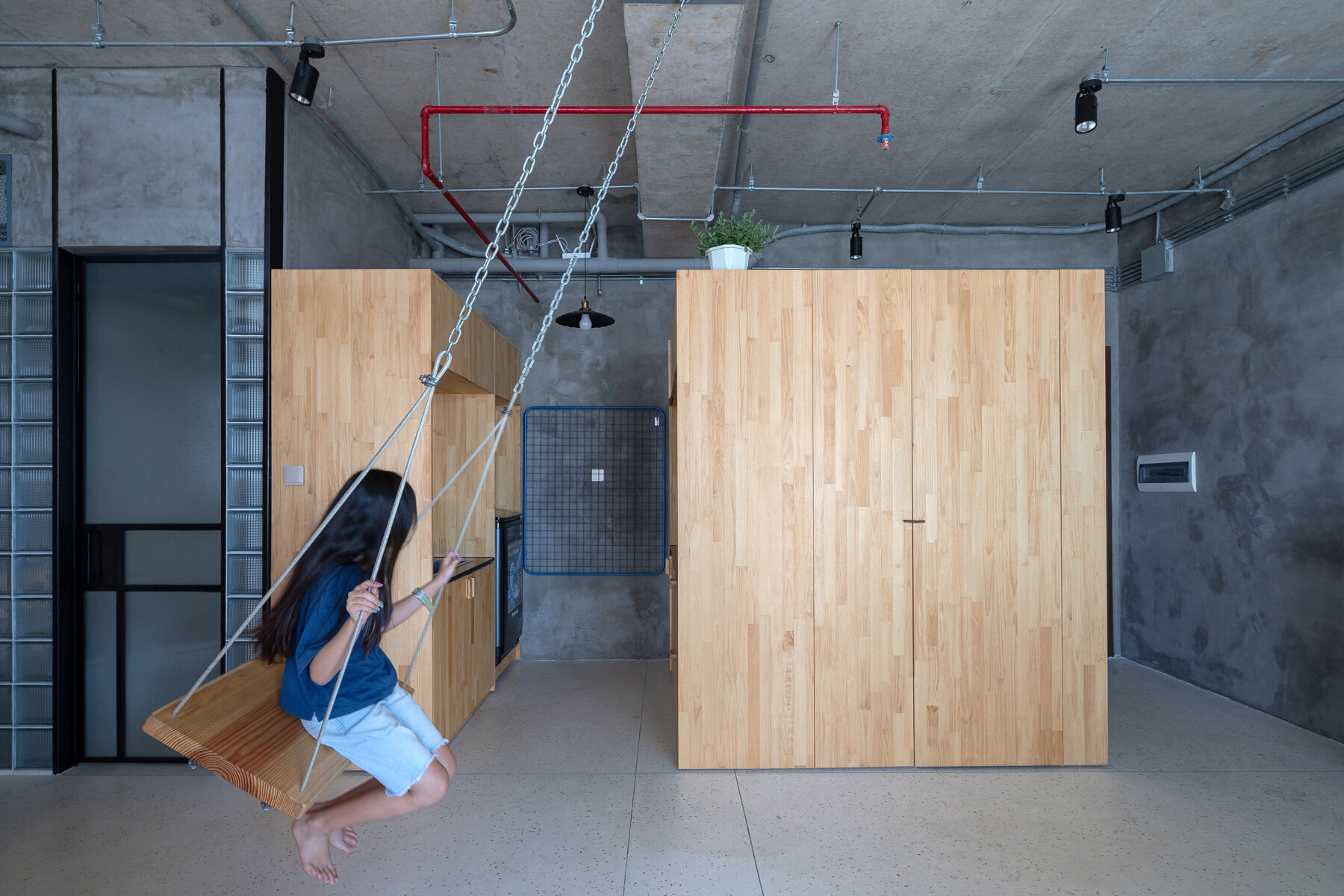 tropical-space-happy-box-house-vietnam-sculptural-wooden-box-children-designboom-large2