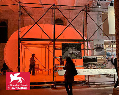 raumlabor reconstructs 'floating university' bubble for knowledge transfer in venice biennale 