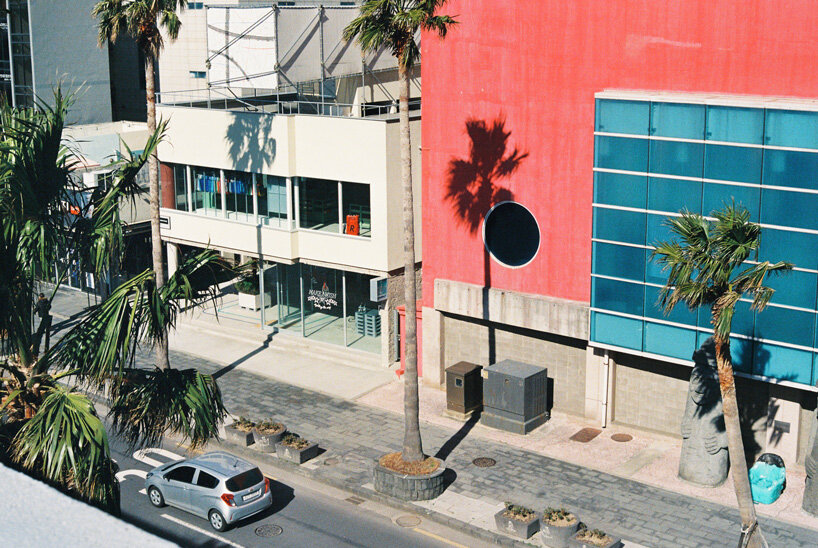 jungle terrace tops schemata architects' FREITAG store in jeju, south korea