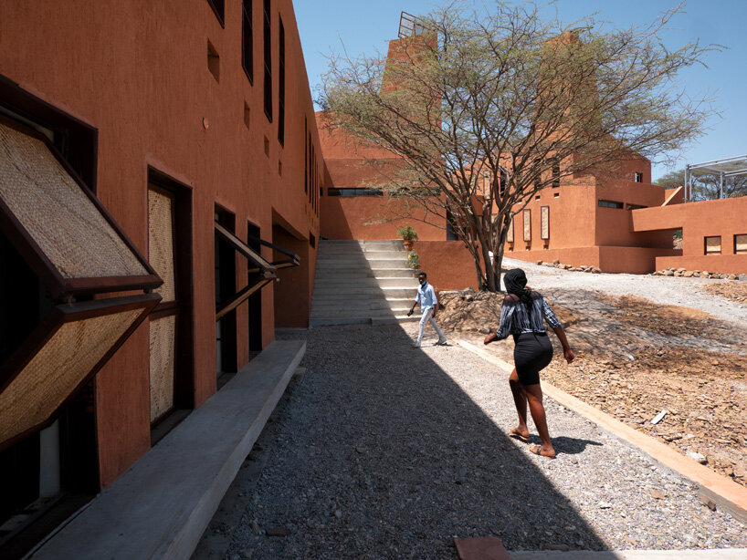 kenyan education campus by kéré architecture mimics termite mounds