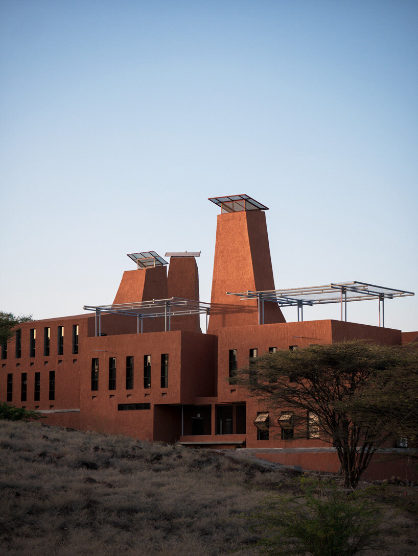 kenyan education campus by kéré architecture mimics termite mounds
