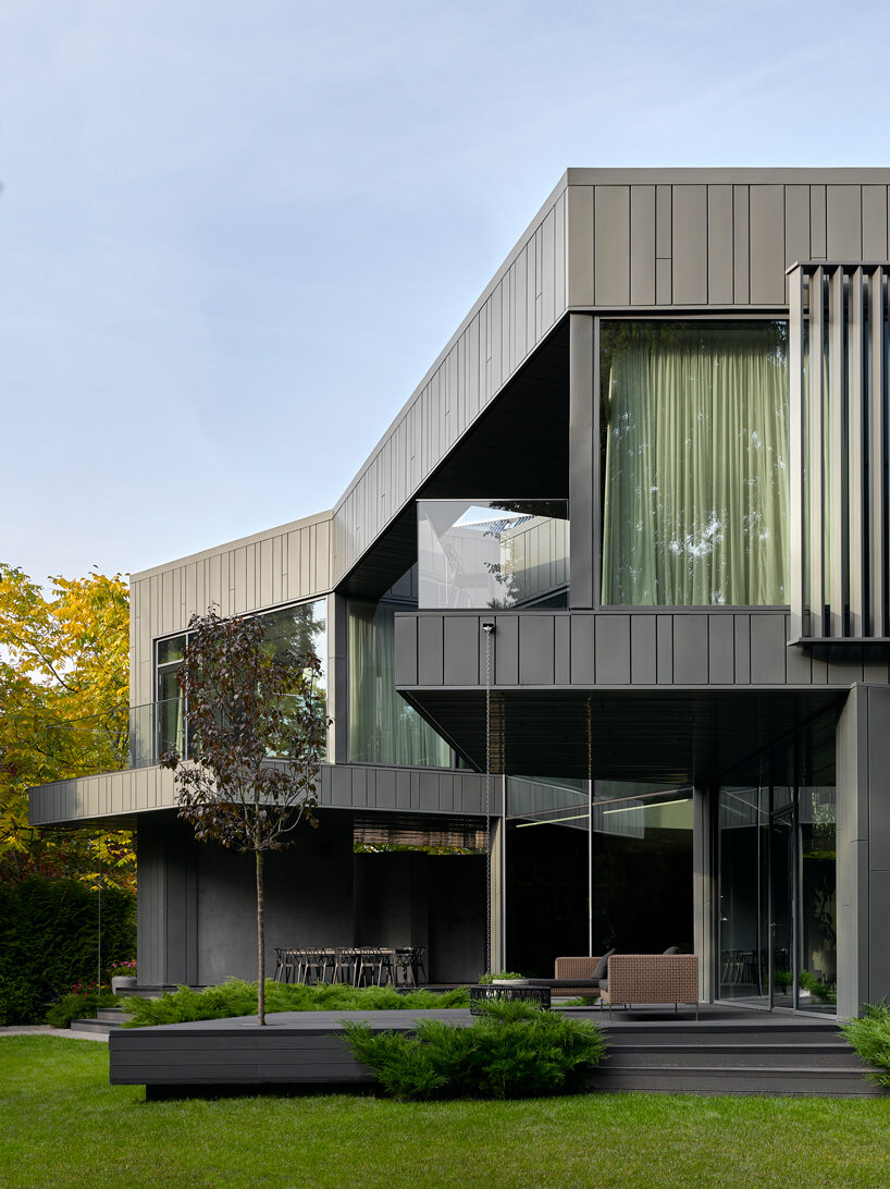 SAOTA silver pine villa moscow designboom