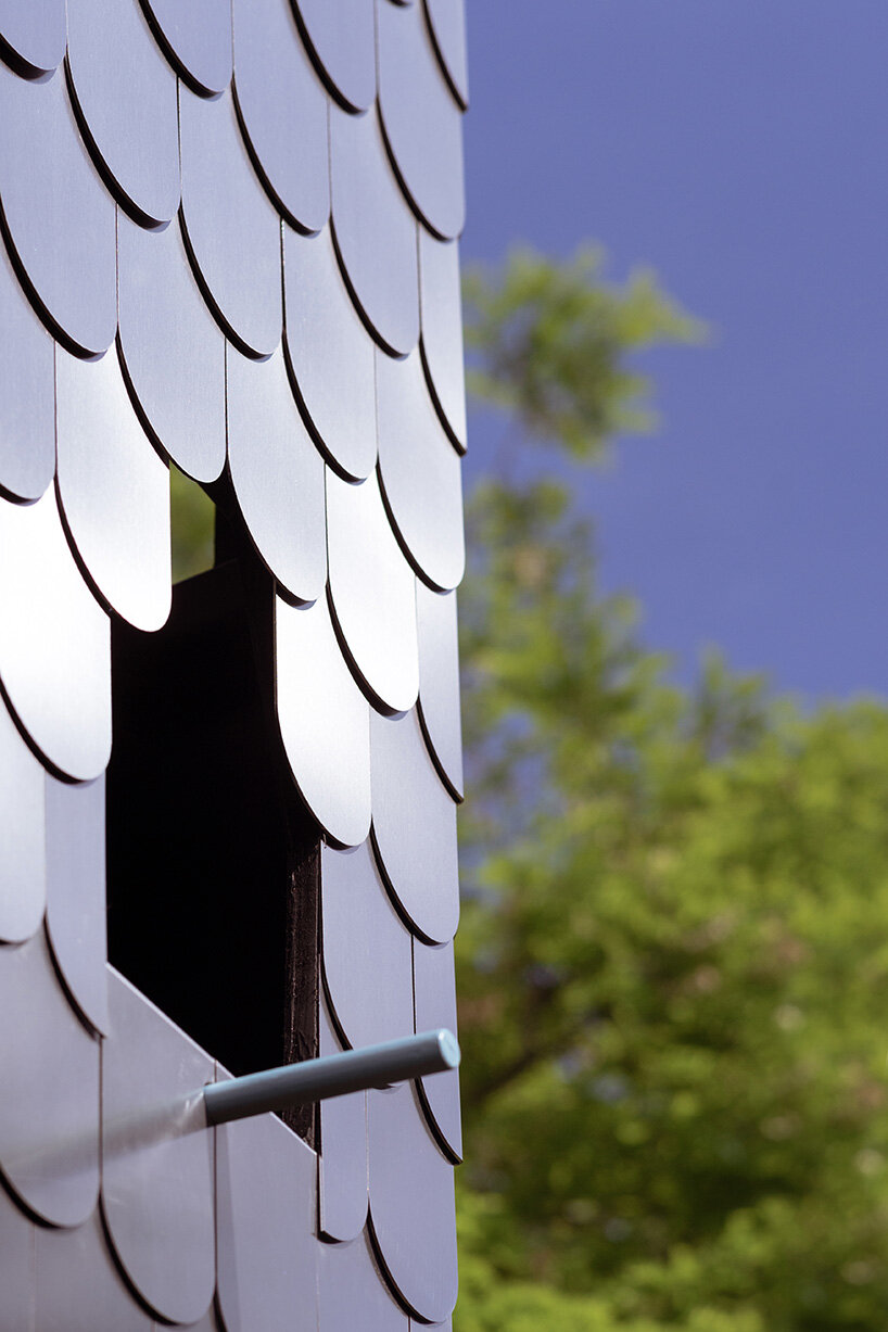 studio ossidiana's installations spatializes coexistence of humans + birds in venice 