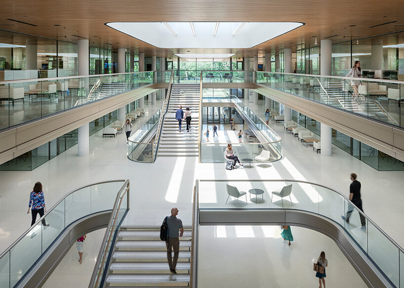foster and partners completes new, light-filled headquarters in florida for PGA TOUR - 2