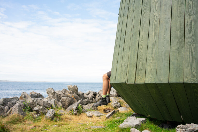 jordan ralph designs an off-grid artist's cabin on inis oírr island in ireland designboom