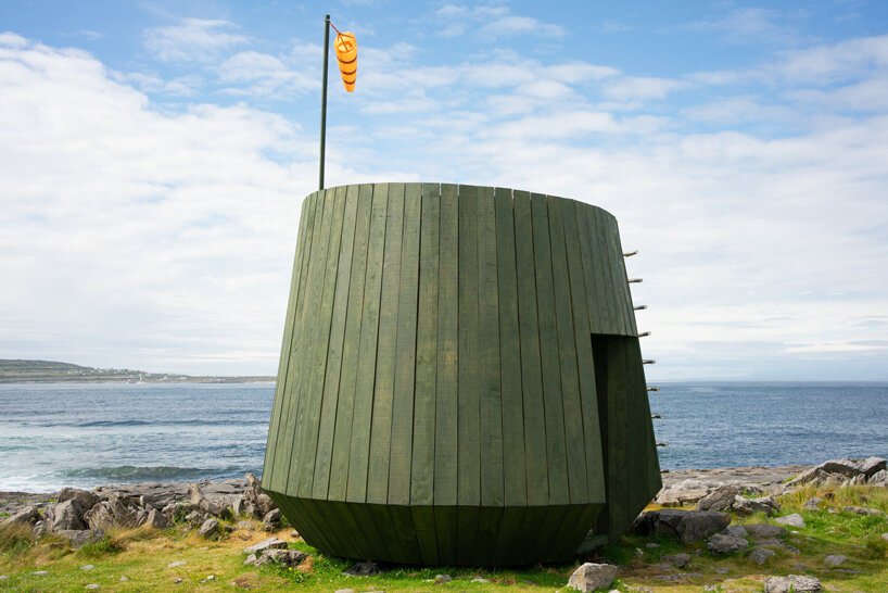 jordan ralph designs an off-grid artist's cabin on inis oírr island in ireland designboom